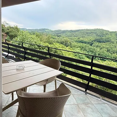 Turisticna Kmetija Birsa 팜스테이 Dobravlje