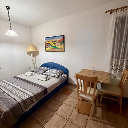 Turisticna Kmetija Birsa 팜스테이 Dobravlje